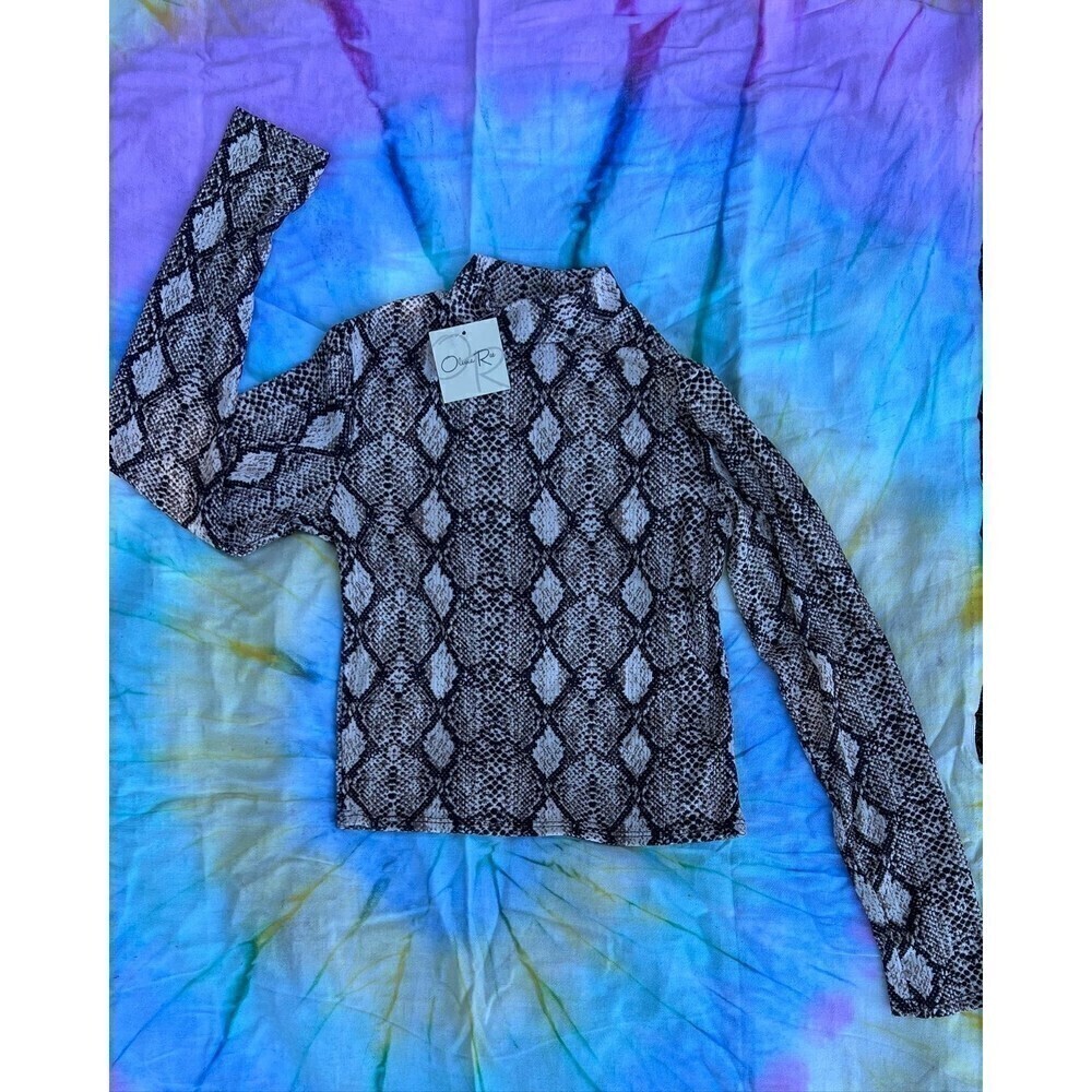 𝅺OLIVIA Rae snakeskin print long sleeve shirt size small jrs - Picture 2 of 5